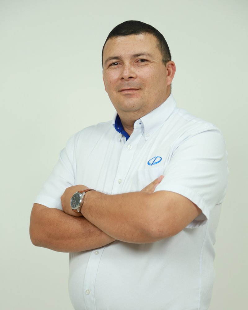 Walter Araica, vendedor de vehículos Toyota en Nicaragua.
